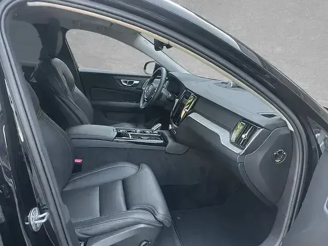Gebraucht Volvo V60 Ultra 455 PS (334 kW) 2025 Onyx schwarz Kombi