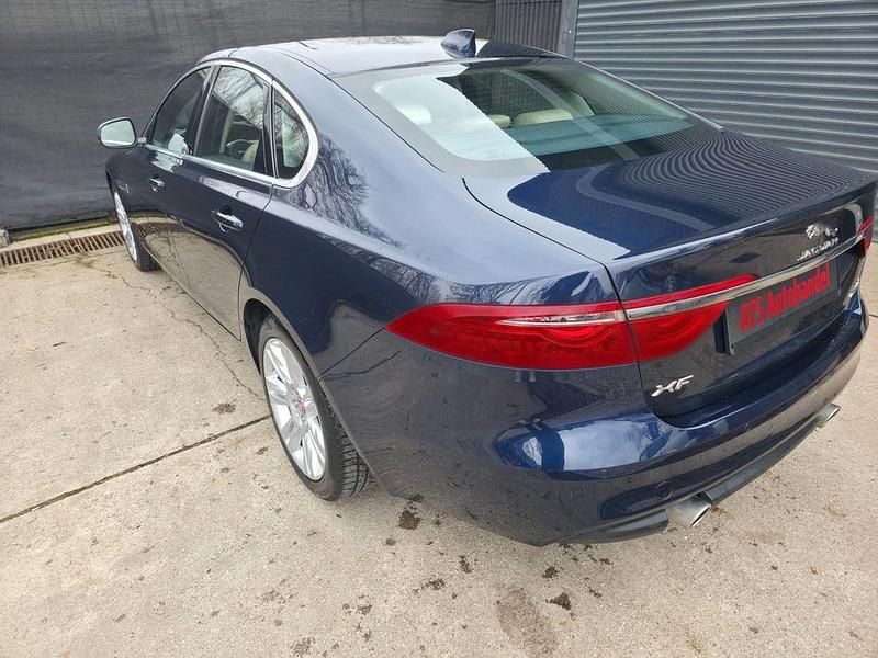 Gebraucht Jaguar XF 300 PS (220 kW) 2019 Blau Limousine