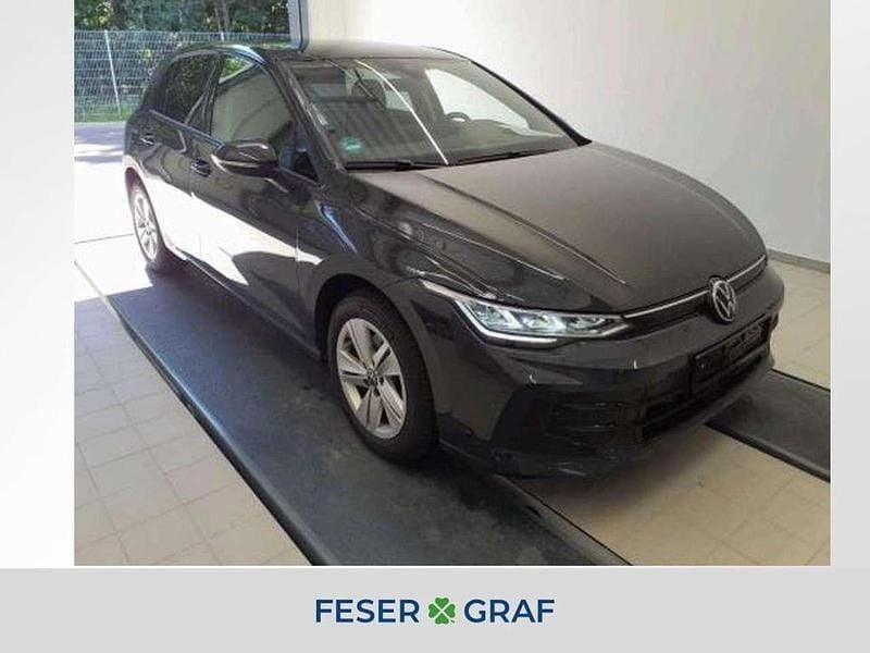 Uranograu Gebraucht 2024 VW Golf VIII Life Limousine | 23.240 € (Guter Preis) - Bild 1/4
