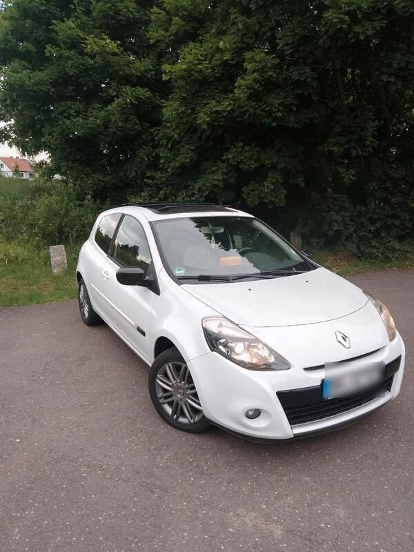 Weiß Gebraucht 2010 Renault Clio II Kleinwagen | 1.800 € (Guter Preis) - Bild 1/4