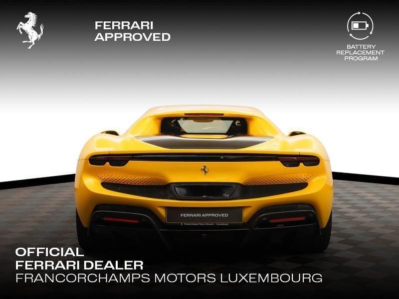 Second-hand Ferrari 296 663 CP (487 kW) 2023 Galben
