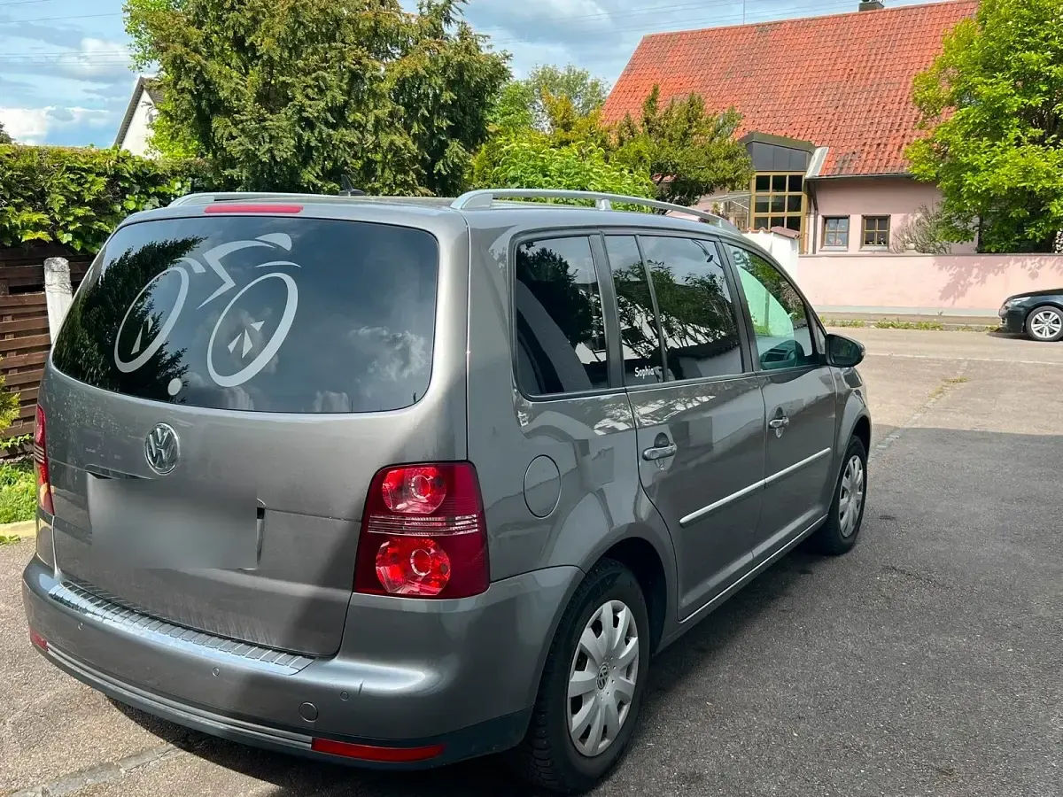 Gebraucht VW Touran 140 PS (102 kW) 2010 Grau Van / Kleinbus