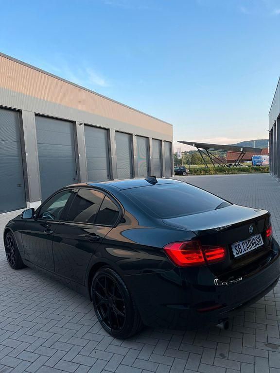 Gebraucht BMW 320 184 PS (135 kW) 2012 Schwarz Limousine