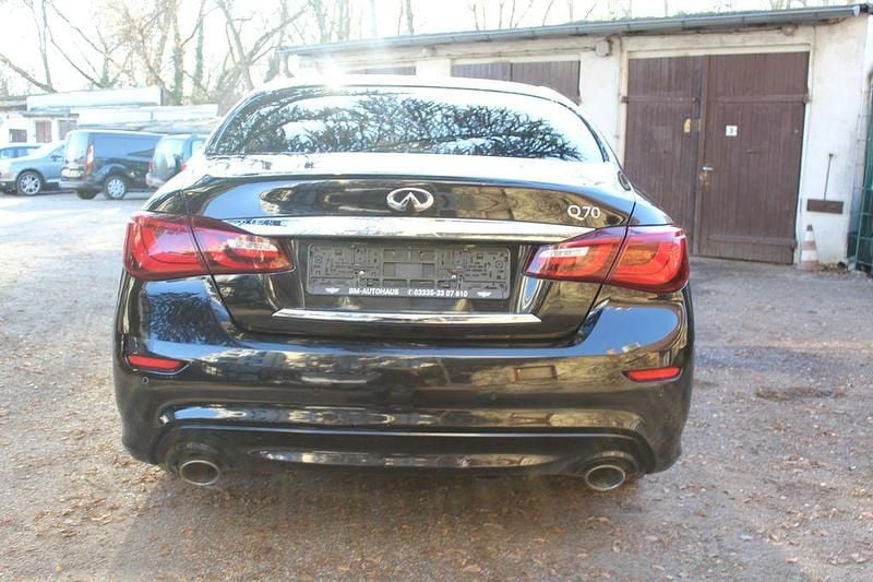 Gebraucht Infiniti Q70 170 PS (125 kW) 2016 Schwarz Limousine