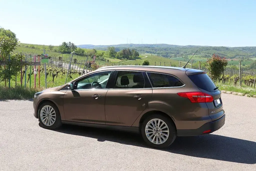 Second-hand Ford Focus Titanium 150 CP (110 kW) 2017 Maro Berlinǎ