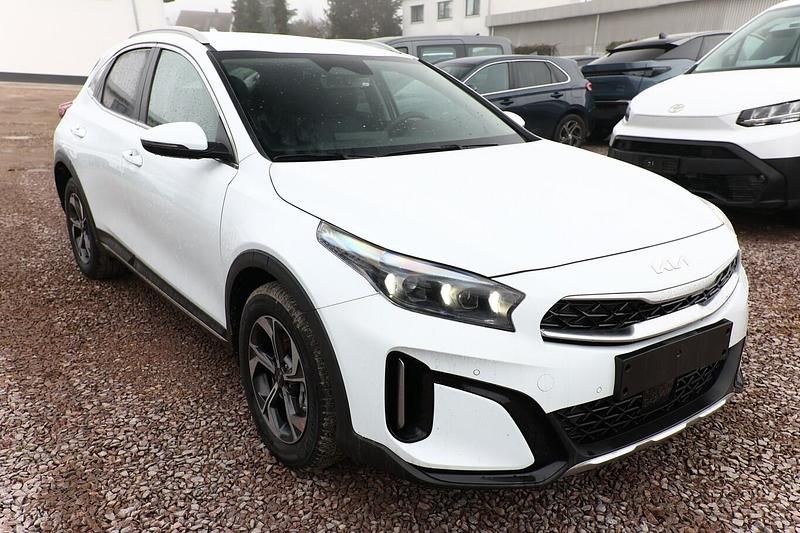Neu Kia XCeed 150 PS (110 kW) 2026 Weiss SUV