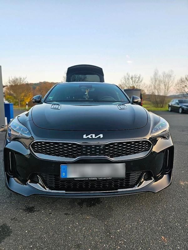 Schwarz Gebraucht 2022 Kia Stinger Kleinwagen | 40.590 € (Fairer Preis) - Bild 1/4