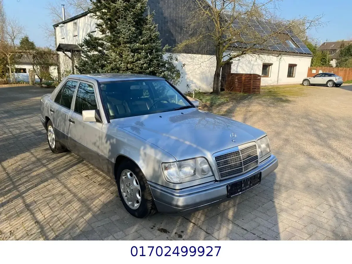 Gebraucht Mercedes E280 193 PS (141 kW) 1995 Silber Limousine
