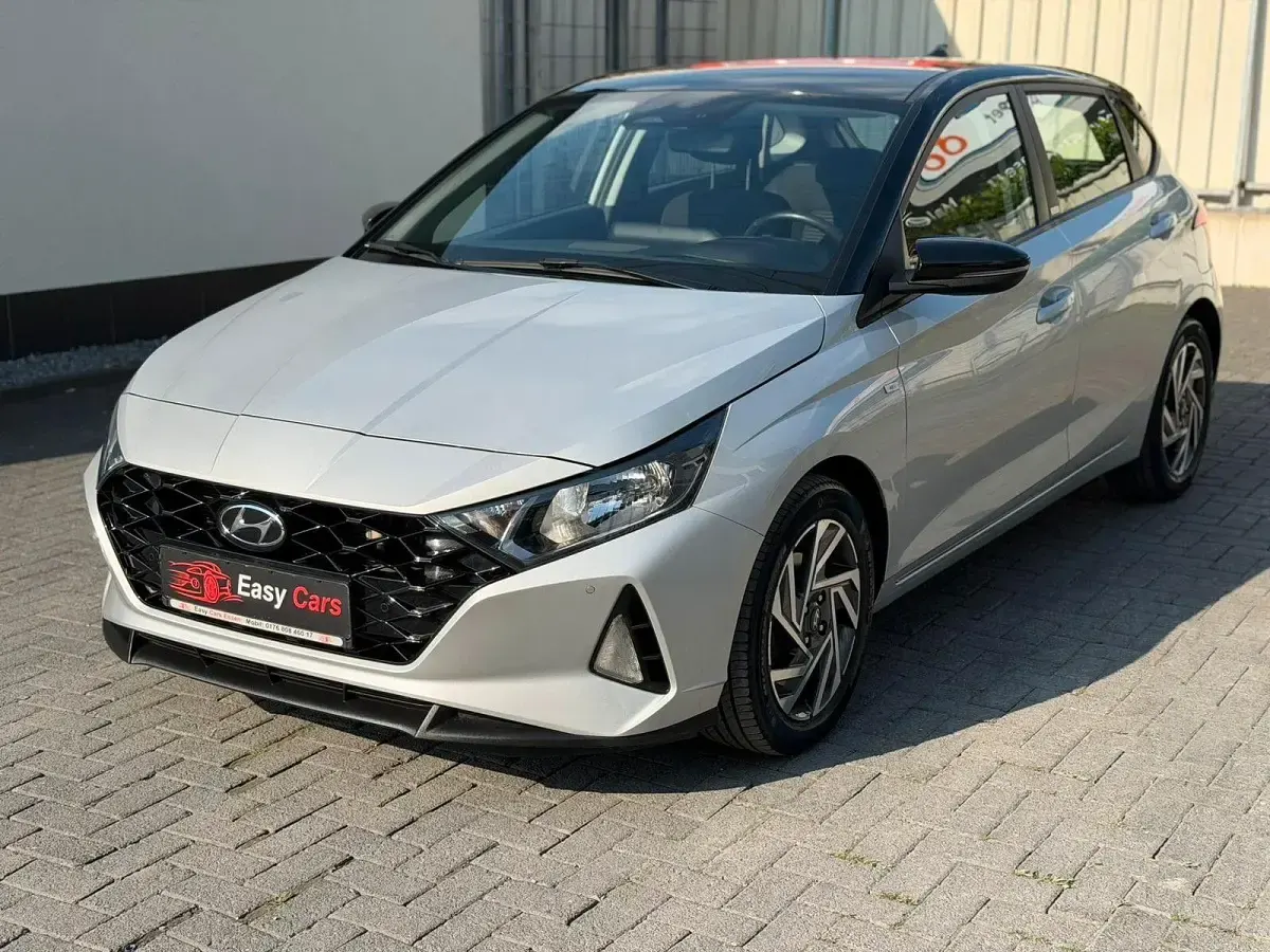 Gebraucht Hyundai i20 Trend 101 PS (74 kW) 2020 Silber Kleinwagen