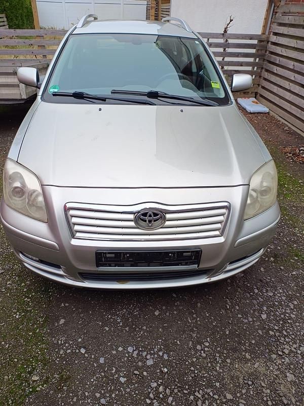 Silber Gebraucht 2008 Toyota Avensis Kombi | 4.499 € (Etwas zu teuer) - Bild 1/4