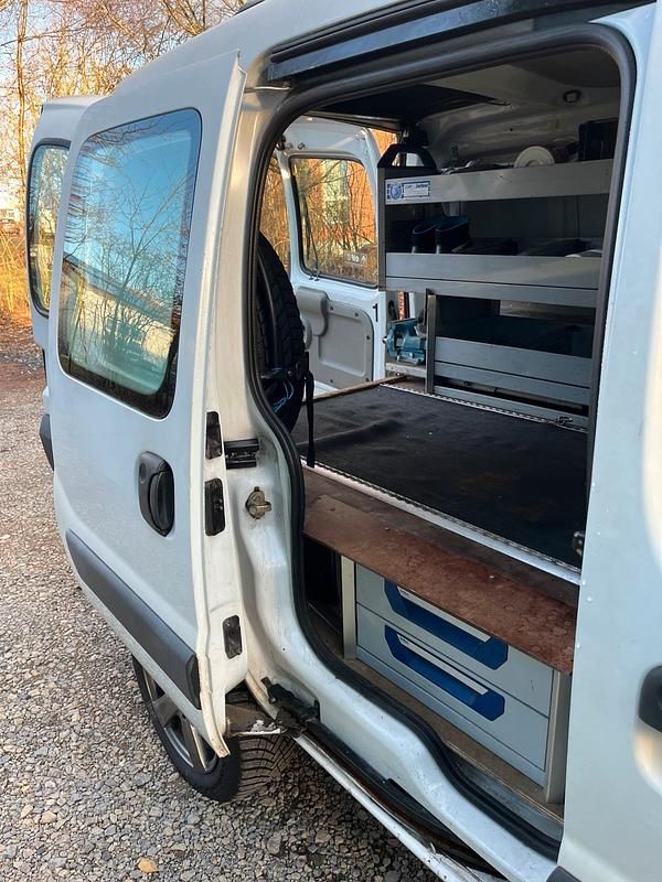 Second-hand Renault Kangoo 84 CP (61 kW) 2005 Alb Monovolum