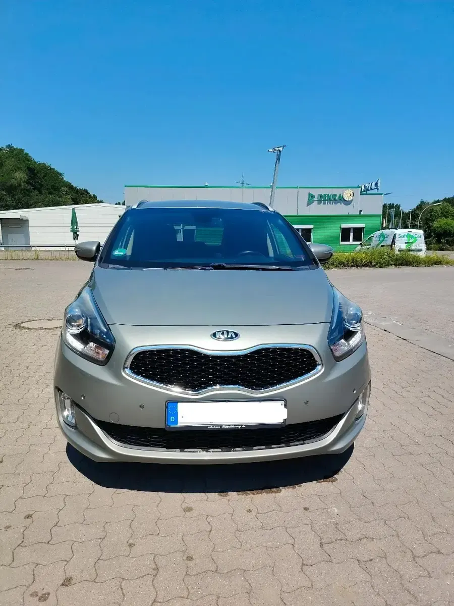 Gebraucht Kia Carens 141 PS (103 kW) 2015 Andere farben Van / Kleinbus