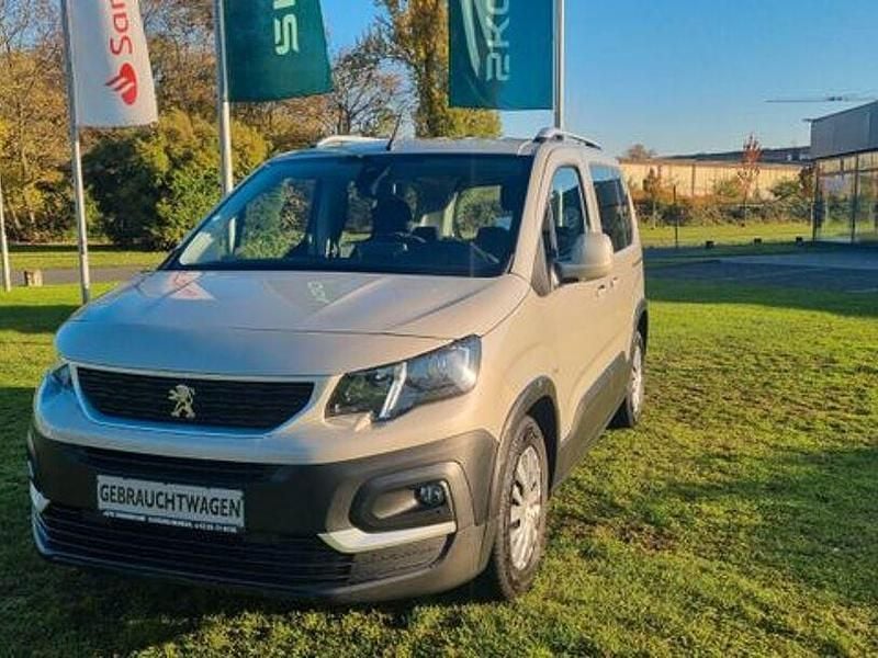 Grau Gebraucht 2019 Peugeot Rifter Active Van / Kleinbus | 16.950 € (Guter Preis) - Bild 1/4