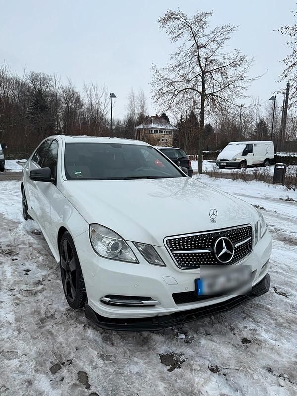 Gebraucht Mercedes E350 306 PS (225 kW) 2011 Weiß Limousine