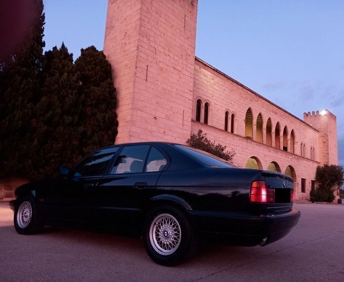Schwarz Gebraucht 1994 BMW 525 Limousine | 7.950 € - Bild 1/4