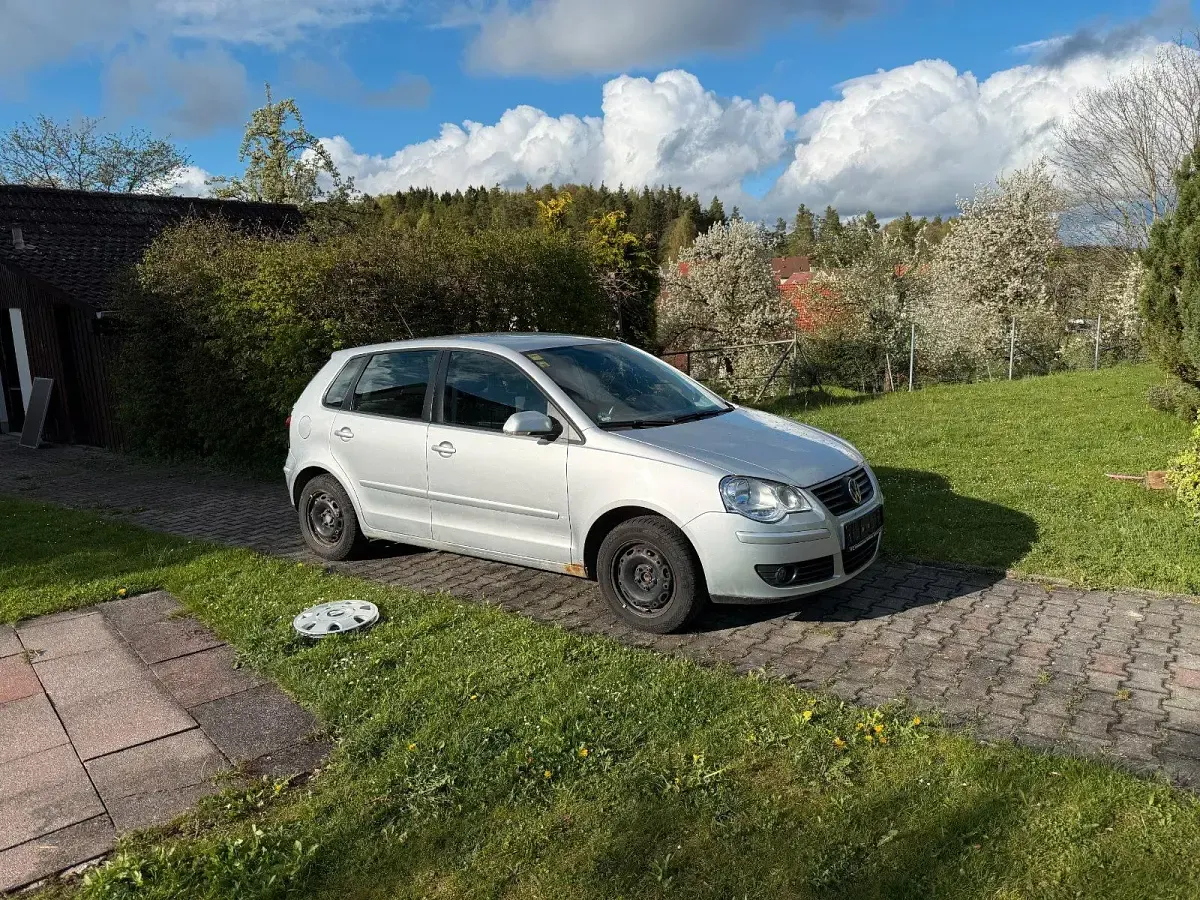 Gebraucht VW Polo 90 PS (66 kW) 2009 Silber Kleinwagen