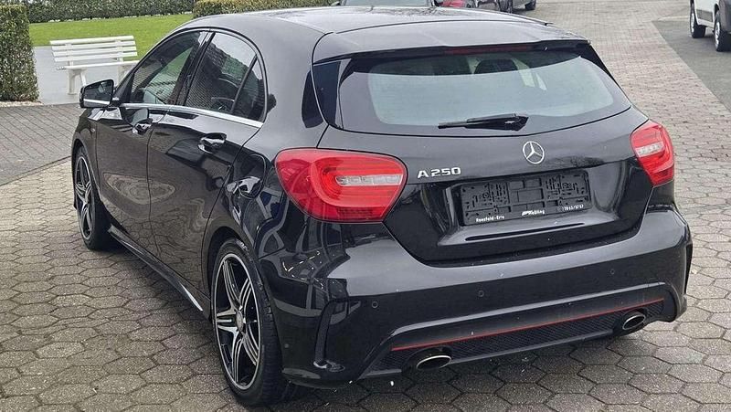 Gebraucht Mercedes A250 211 PS (155 kW) 2012 Schwarz Kleinwagen