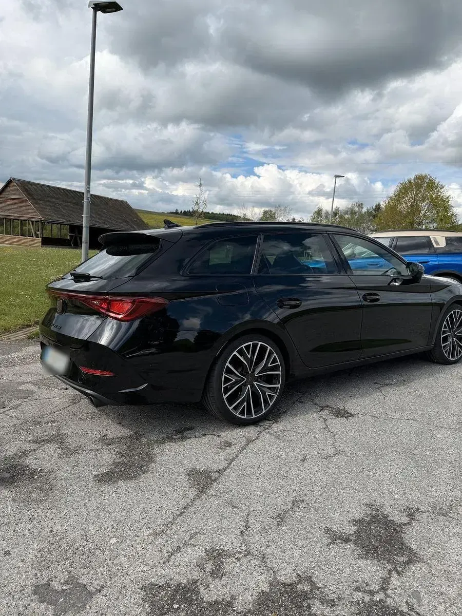 Używany Cupra Leon 245 KM (180 kW) 2022 Czarny Kombi