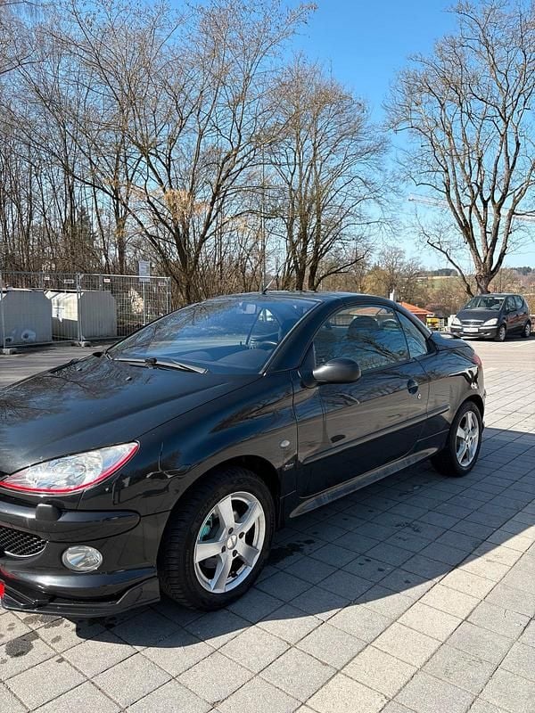 Gebraucht Peugeot 206 CC 109 PS (80 kW) 2003 Schwarz Cabrio
