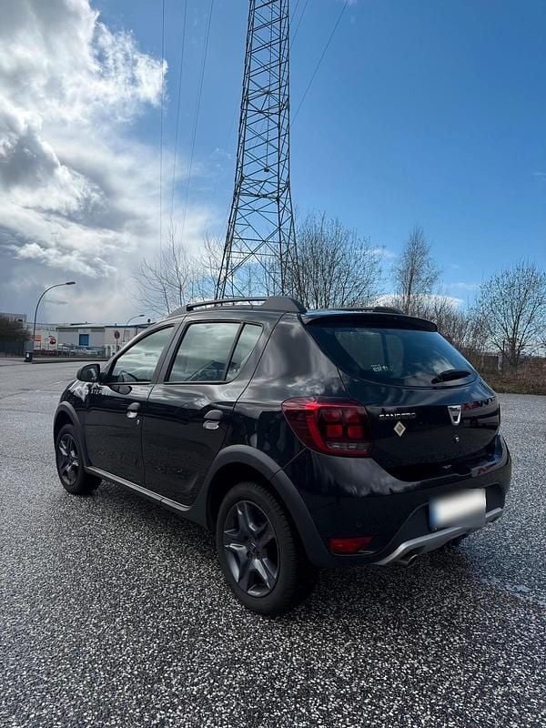 Gebraucht Dacia Sandero Stepway 90 PS (66 kW) 2017 Schwarz SUV