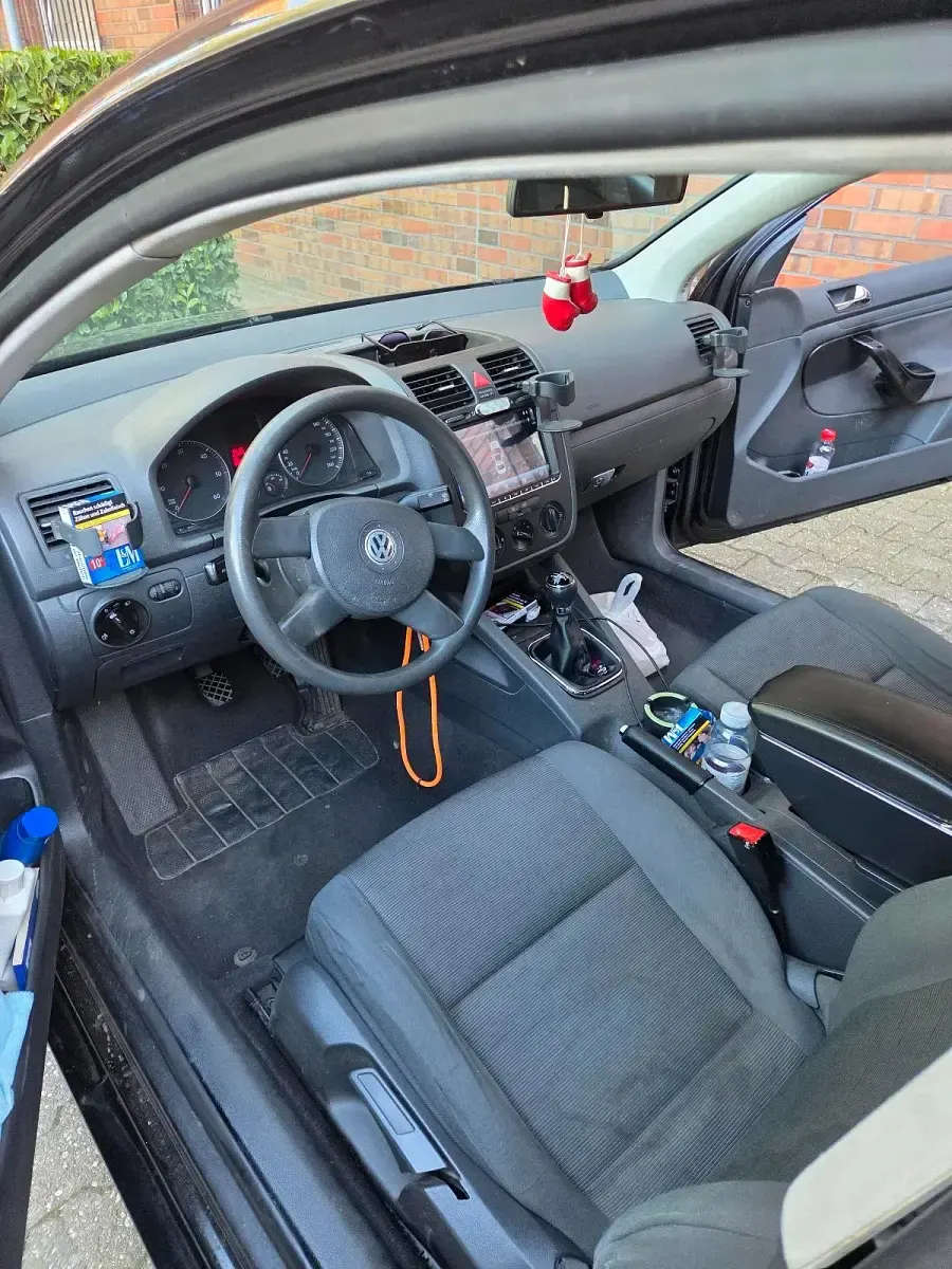 Usado VW Golf 105 HP (77 kW) 2004 Preto Coupé