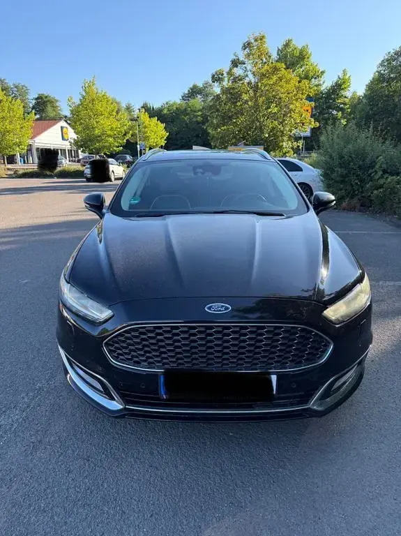 Gebraucht Ford Mondeo Vignale 179 PS (131 kW) 2016 Schwarz Limousine