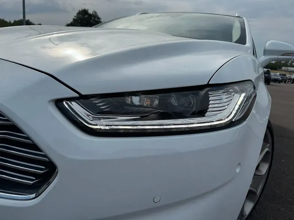 Gebraucht Ford Mondeo Titanium 241 PS (177 kW) 2016 Weiß Limousine