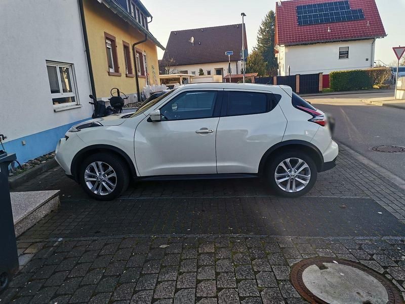Gebraucht Nissan Juke N-Connecta 116 PS (85 kW) 2016 Beige SUV