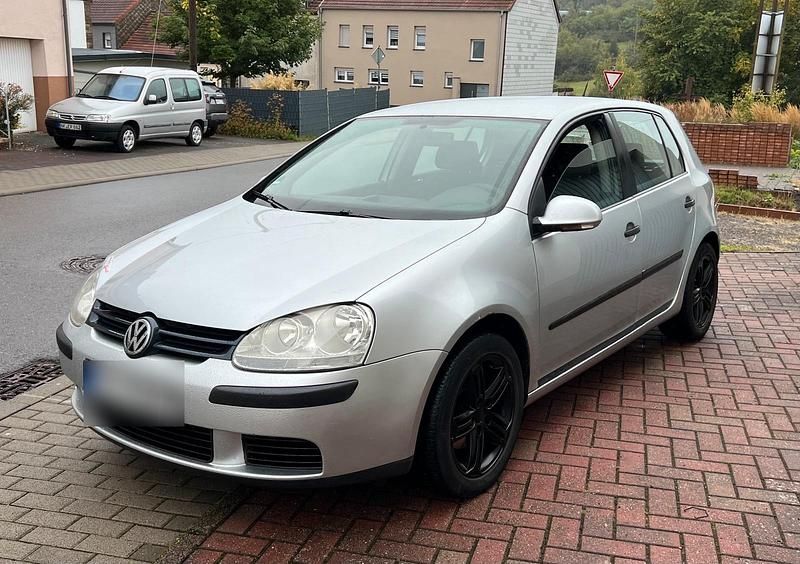 Silber Gebraucht 2006 VW Golf V Kleinwagen | 1.000 € (Superpreis) - Bild 1/4