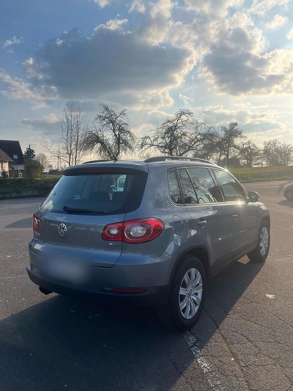 Gebraucht VW Tiguan 150 PS (110 kW) 2008 Grau SUV
