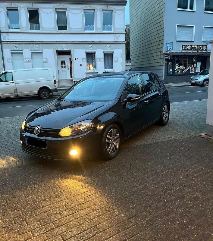 Schwarz Gebraucht 2012 VW Golf VI Kleinwagen | 6.000 € (Fairer Preis) - Bild 1/4