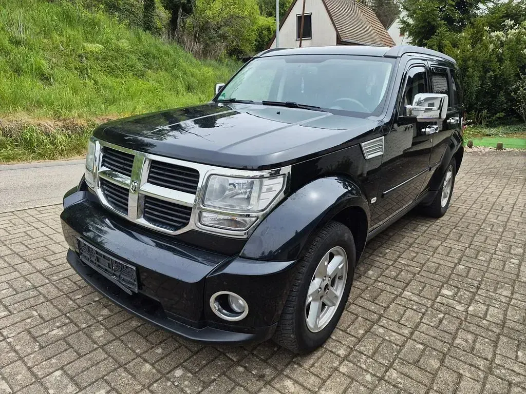 Gebraucht Dodge Nitro SXT 177 PS (130 kW) 2007 Black clear coat SUV