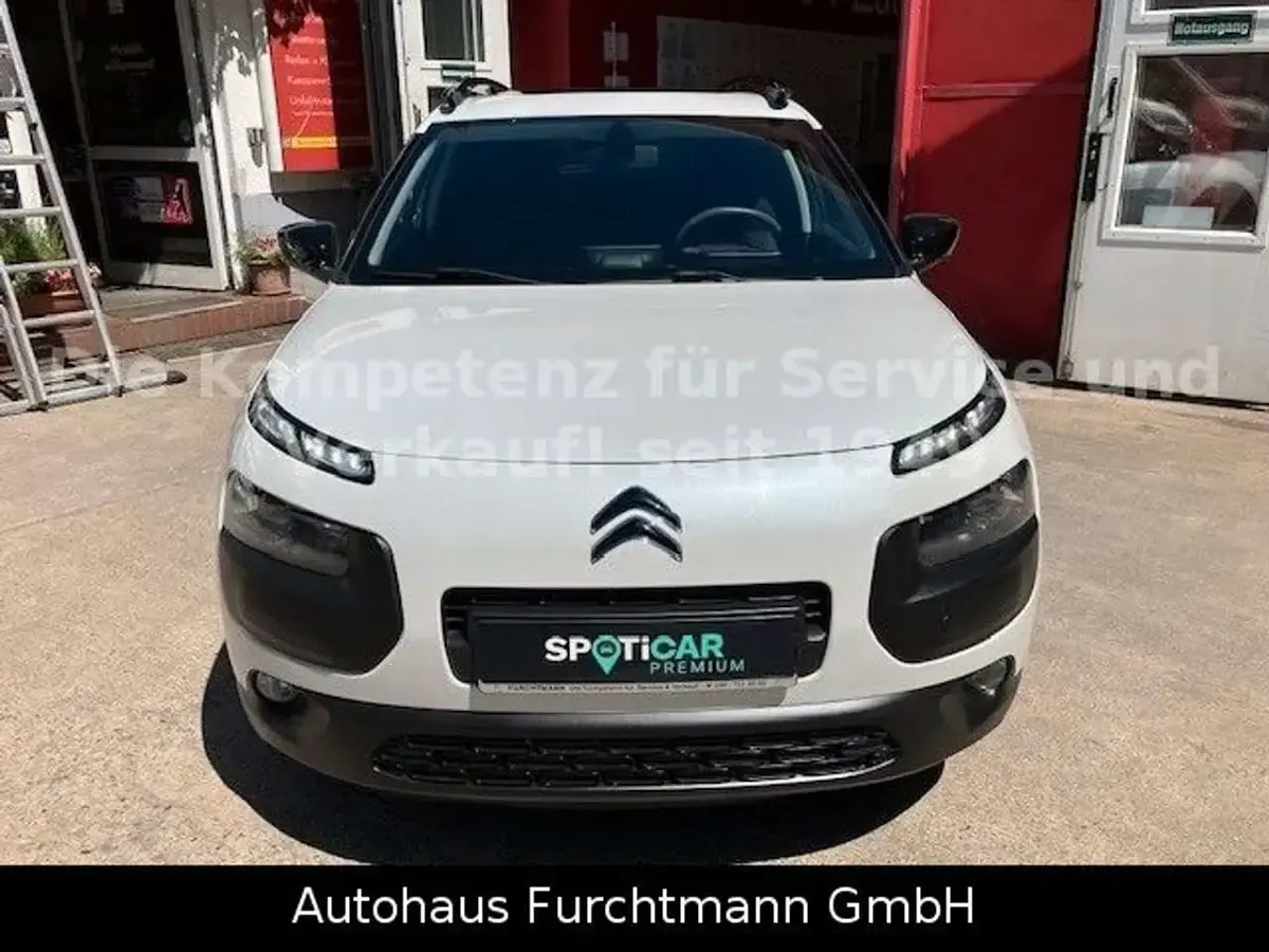 Gebraucht Citroën C4 Shine 82 PS (60 kW) 2017 Perle perlmutt weiss metal Limousine