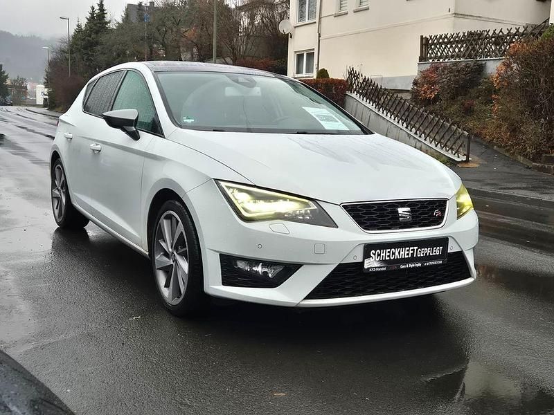 Blanco nevada/nevada white Gebraucht 2013 Seat Leon FR Limousine | 9.399 € (Fairer Preis) - Bild 1/4