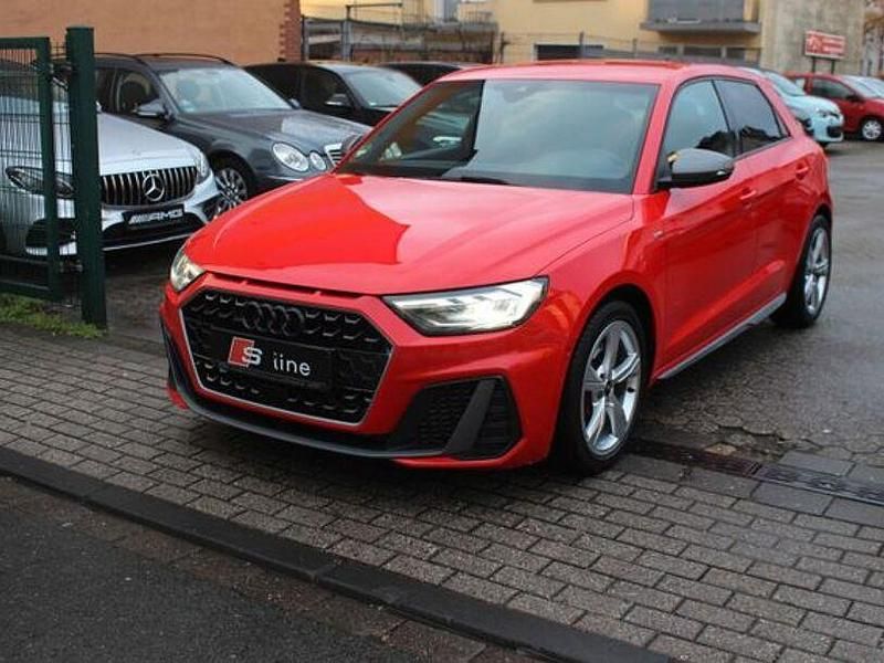 Gebraucht Audi A1 Ambiente 200 PS (147 kW) 2019 Rot SUV