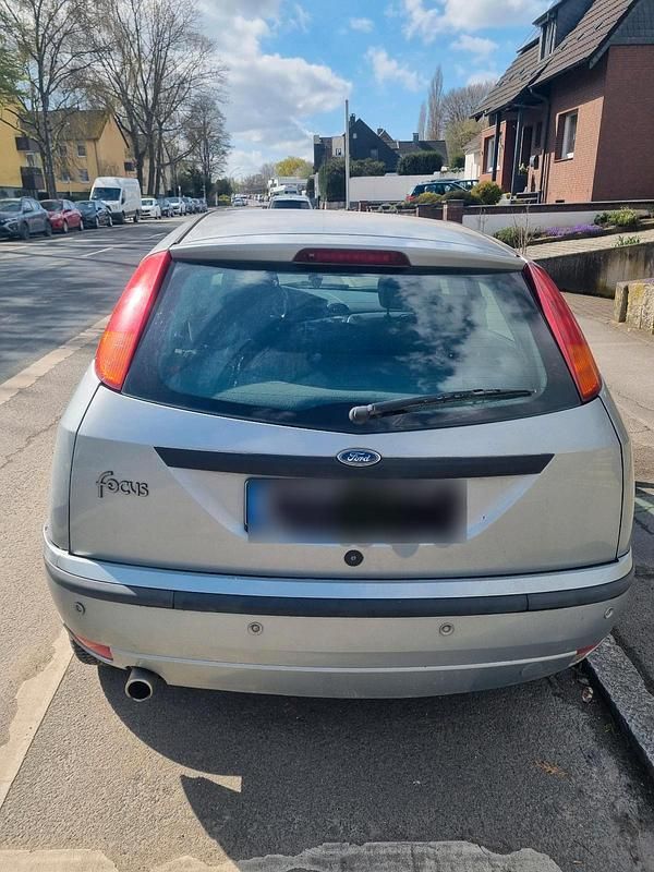 Gebraucht Ford Focus 100 PS (73 kW) 2004 Silber Kombi