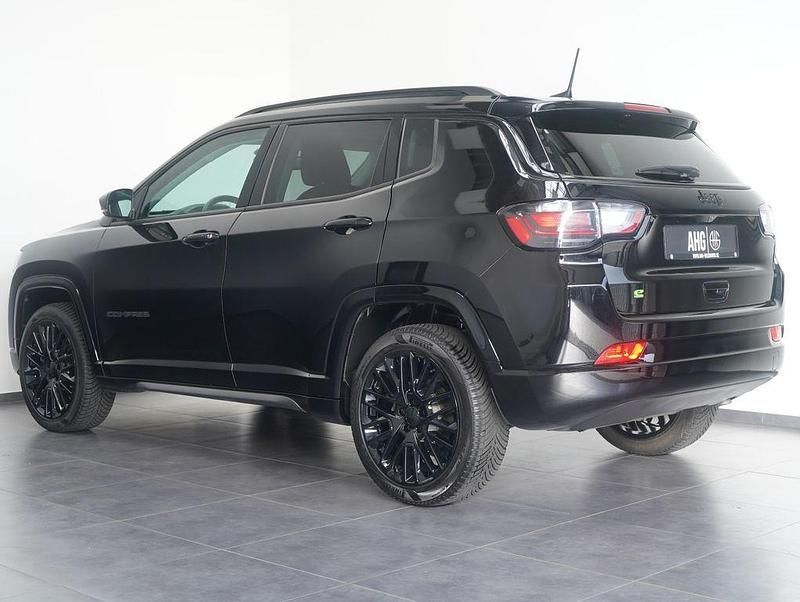 Gebraucht Jeep Compass Altitude 131 PS (96 kW) 2024 Schwarz SUV