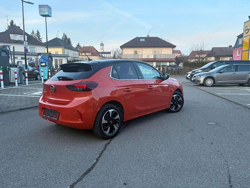 Gebraucht Opel Corsa-e Elegance 100 kW (136 PS) 2022 Power orange Kleinwagen