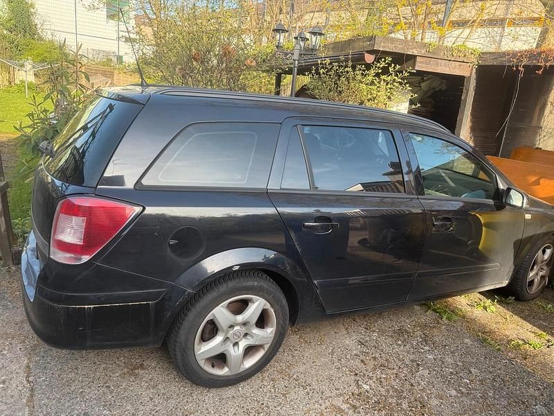 Gebraucht Opel Astra 110 PS (80 kW) 2008 Schwarz Kombi