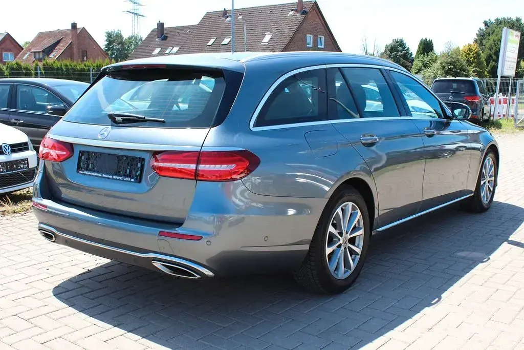 Gebraucht Mercedes E200 184 PS (135 kW) 2017 Grau Limousine