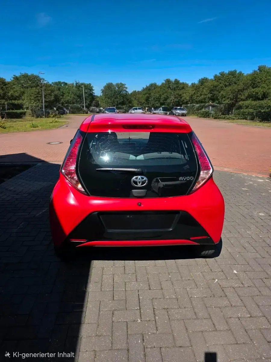 Gebraucht Toyota Aygo Play 69 PS (50 kW) 2016 Rot Kleinwagen