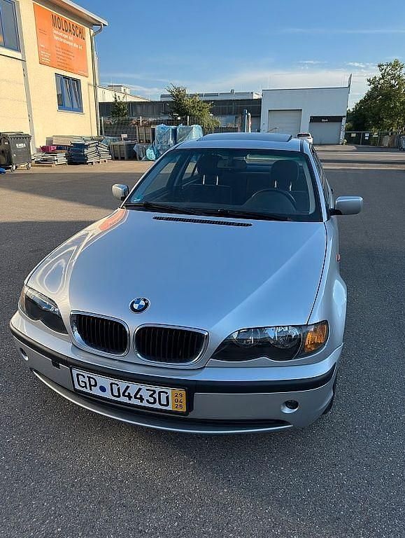 Silber Gebraucht 2002 BMW 318 Limousine | 3.750 € (Etwas zu teuer) - Bild 1/4