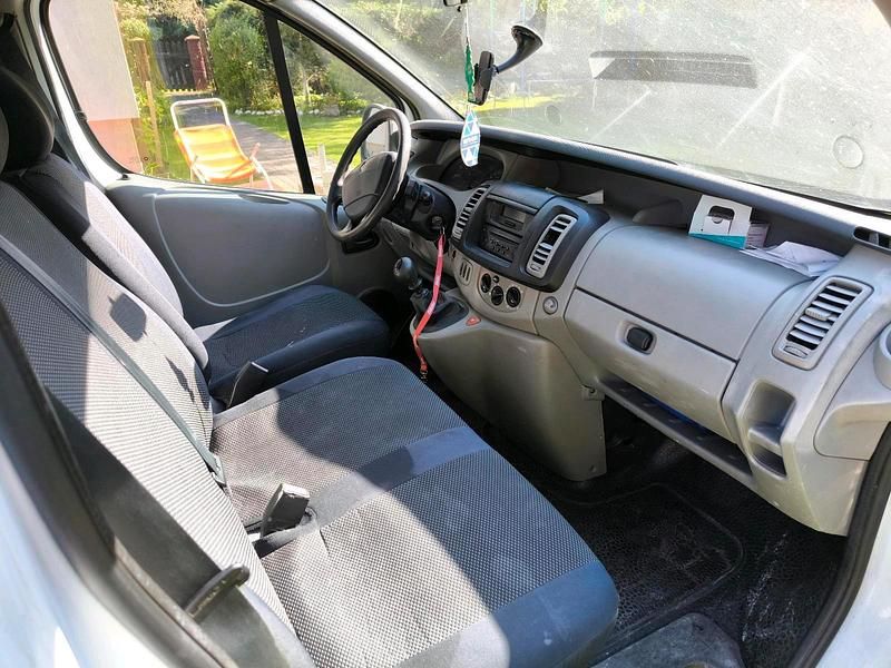 Gebraucht Renault Trafic 101 PS (74 kW) 2006 Weiß Van / Kleinbus