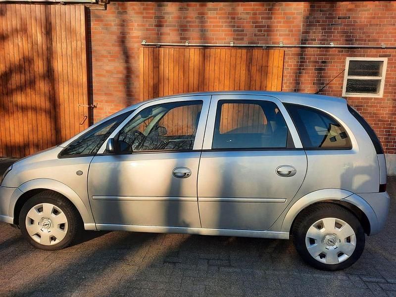 Silber Gebraucht 2008 Opel Meriva Van / Kleinbus | 2.999 € (Etwas zu teuer) - Bild 1/4