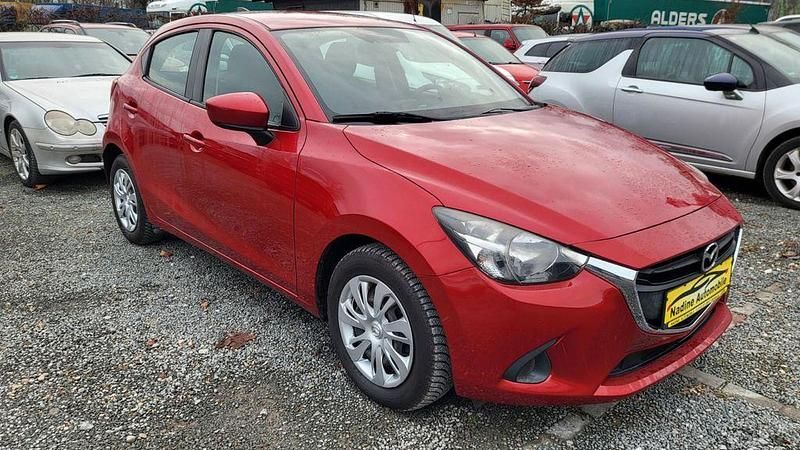 Gebraucht Mazda 2 Center-Line 75 PS (55 kW) 2015 Rot Limousine