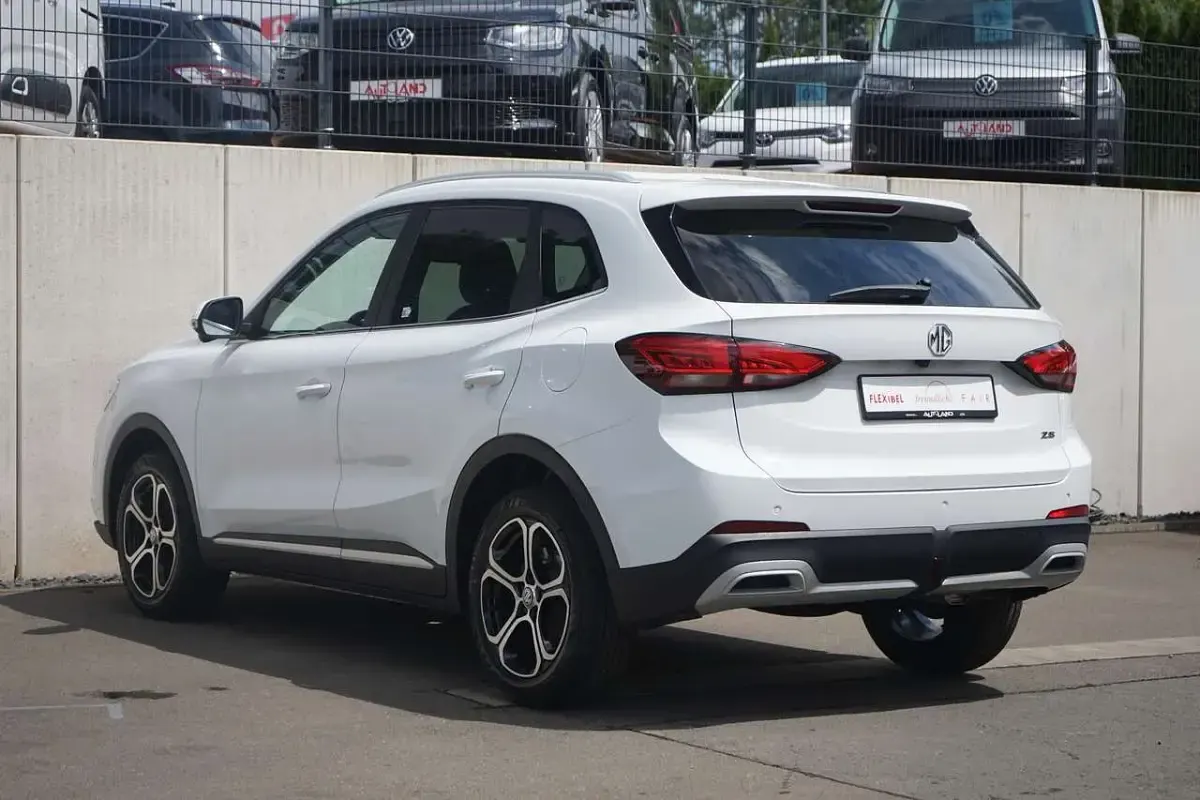 Neu MG ZS Comfort 116 PS (85 kW) 2026 Grün SUV