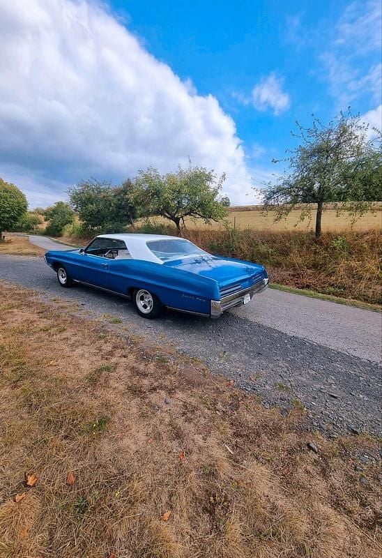 Blau Gebraucht 2025 Pontiac Grand Prix Limousine | 16.500 € - Bild 1/4