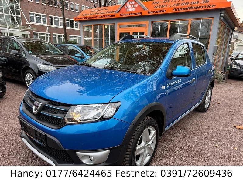 Blau Gebraucht 2014 Dacia Sandero Stepway Limousine | 6.990 € (Fairer Preis) - Bild 1/4