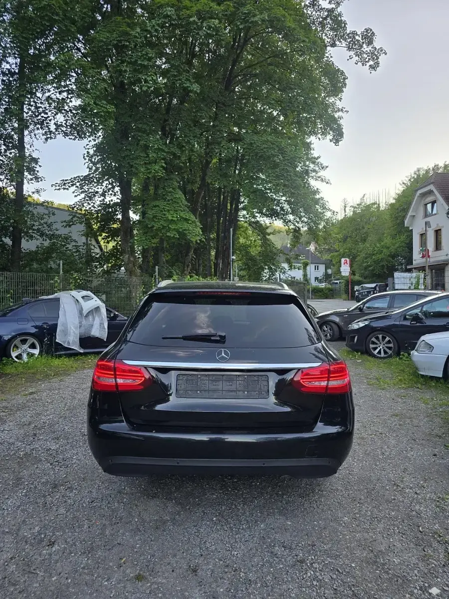 Gebraucht Mercedes C180 116 PS (85 kW) 2015 Schwarz Kombi