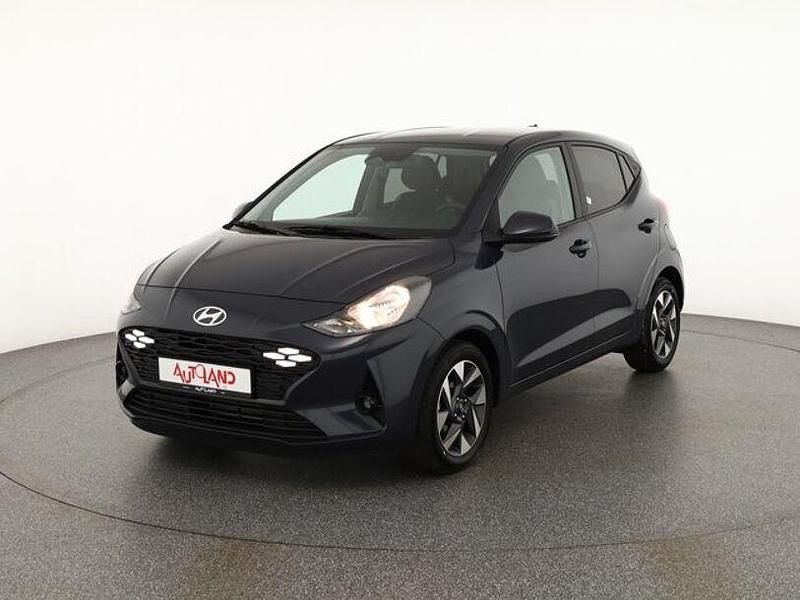 Grau Neu 2025 Hyundai i10 Kleinwagen | 18.785 € (Fairer Preis) - Bild 1/4